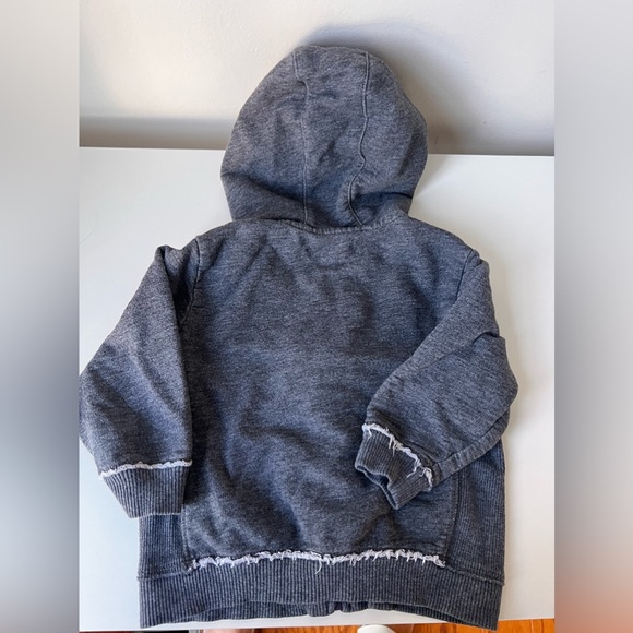 DKNY 2-Piece Set (12 Months) Stylish Distressed Look - Picture 14 of 15